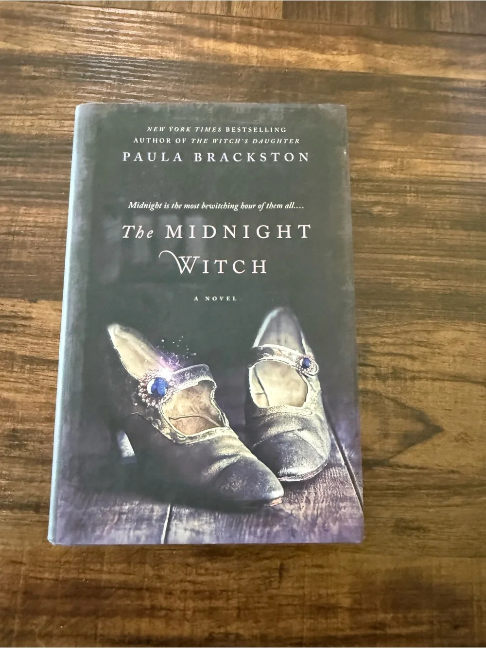 Paula Brackston - The Midnight Witch (Hardcover) - Black & Purple Cover